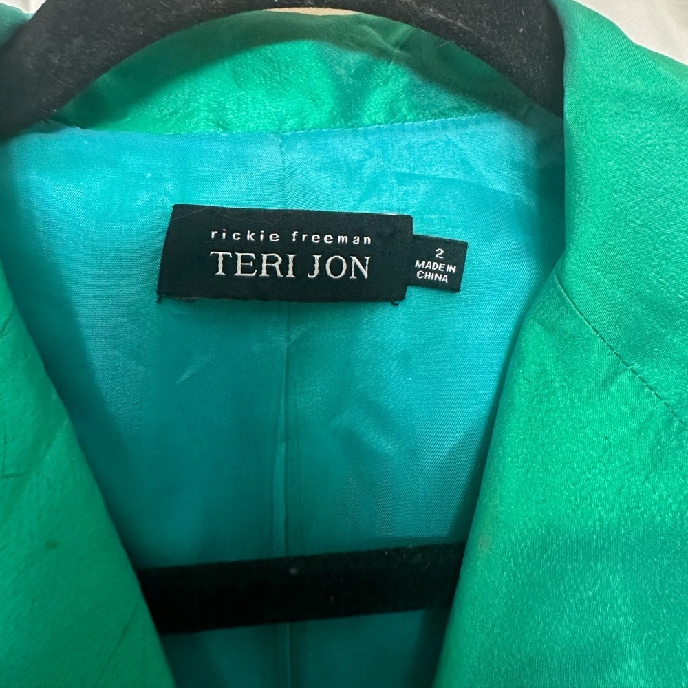 Teri Jon Sleeveless Belted Trench Dress – Emerald Green – Size 2 - Picture 11 of 15